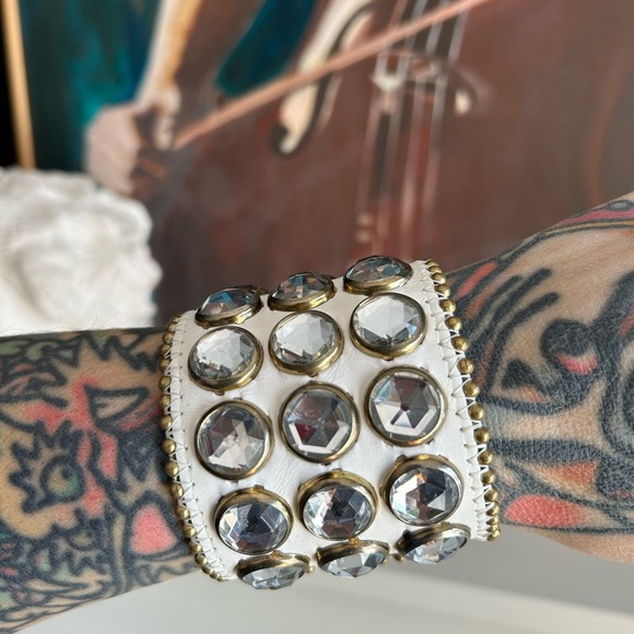 Betsey Johnson Gold and White Bracelet - Picture 7 of 15